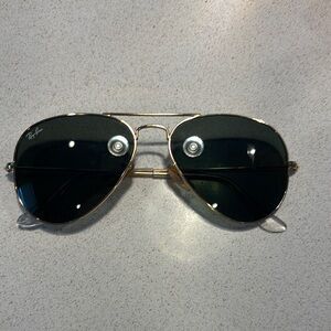 Ray-Ban Classic Gold Aviator Sunglasses